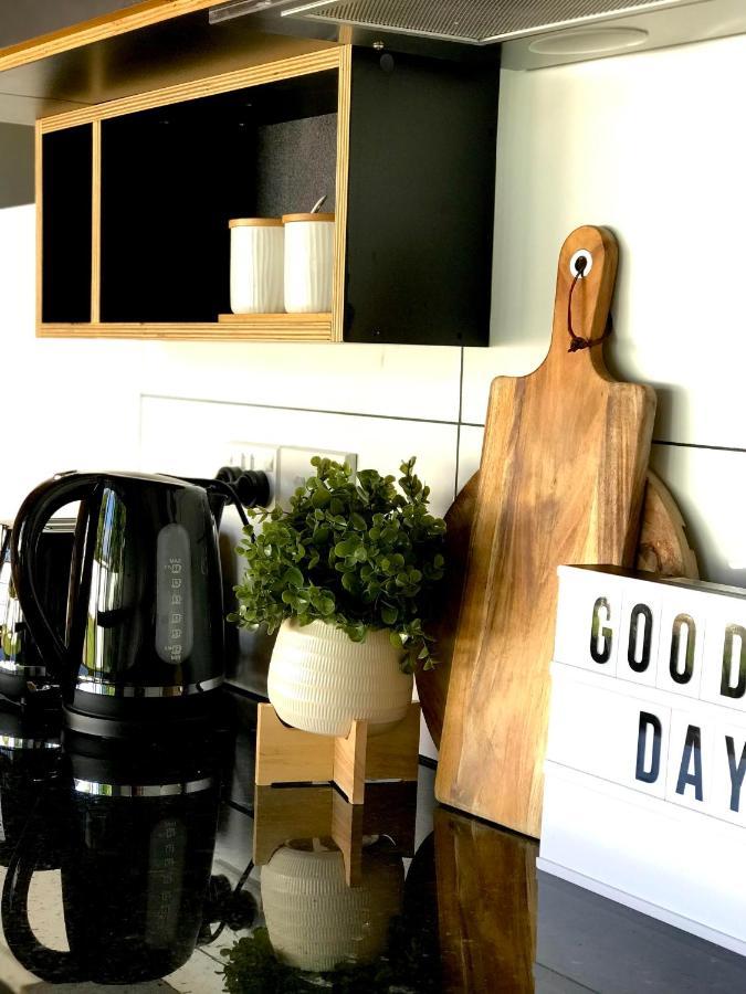 Onehunga Garden Tinyhouse With Parking Hotel Auckland Eksteriør billede